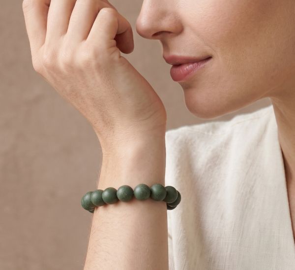daacd591-e376-455f-8ee1-3838f9e1386f.jpg Juniper Bead Bracelet - Handmade Mala, Pure Green Rounds